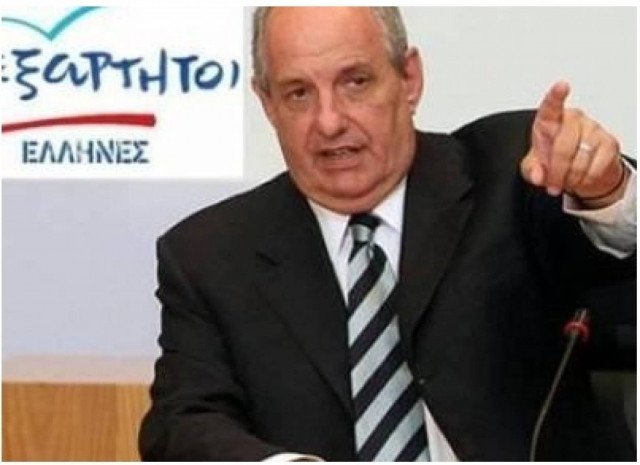 Στο πλευρό της δασκάλας Χαράς Νικοπούλου ο Τέρενς Κουίκ