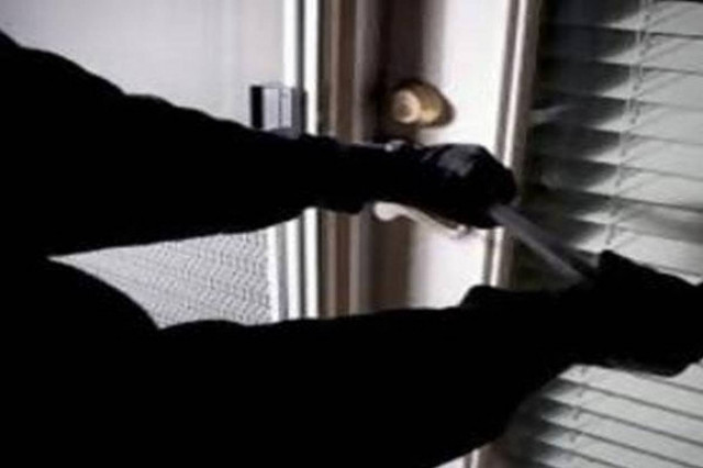 Δράμα: Εισβολή ληστών σε σπίτι ηλικιωμένου