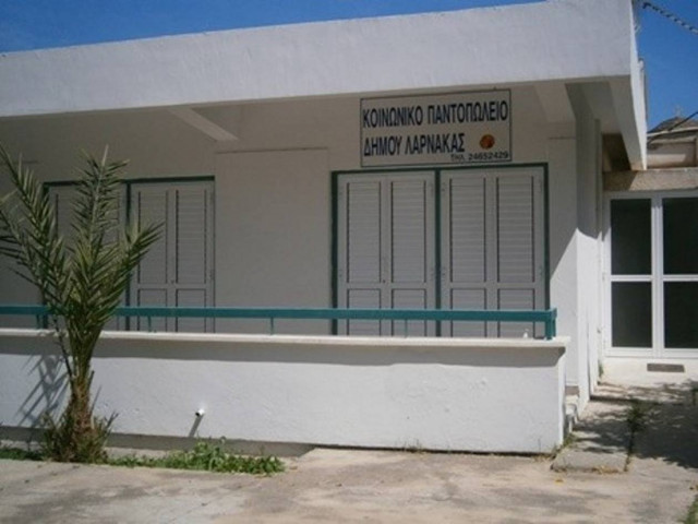 Στα κοινωνικά παντοπωλεία οι Κύπριοι για τρόφιμα