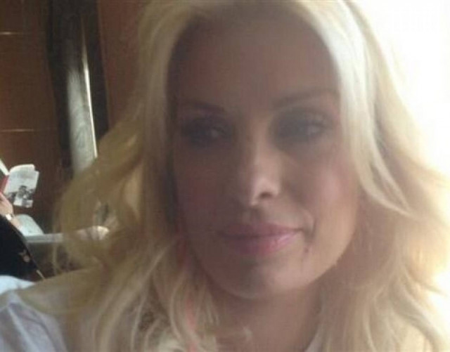 Δείτε την Ελένη άβαφη αγκαλιά με τις κόρες της!