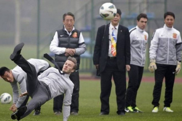 Παρί Σεν Ζερμέν: «Τσακίστηκε» ο Μπέκαμ! (photos+videos)