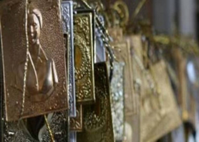 Έκλεψαν τάματα από εκκλησία για να τα πουλήσουν