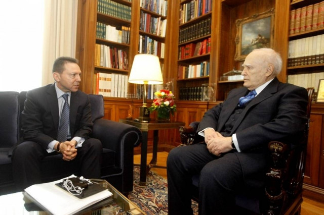 Τι είπαν Παπούλιας και Στουρνάρας στο Προεδρικό