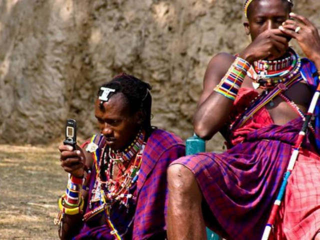 Περισσότεροι άνθρωποι έχουν κινητό παρά...