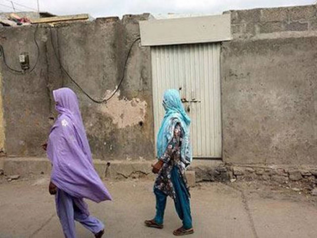 ΣΟΚ: Δολοφόνησαν δασκάλα την ώρα που πήγαινε στο σχολείο