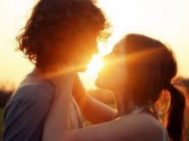 Απίθανο: Zευγάρι στον 1ο μήνα, στον 1ο χρόνο, σε μια δεκαετία!