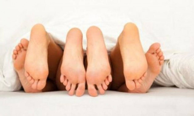 Αναζητούσε ερωτικά «τρίγωνα» μέσω διαδικτύου και πλήρωνε ακριβά!