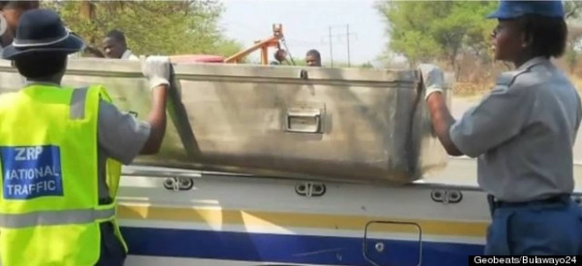 Απίστευτο: Ζωντάνεψε και σηκώθηκε μέσα από το φέρετρο!