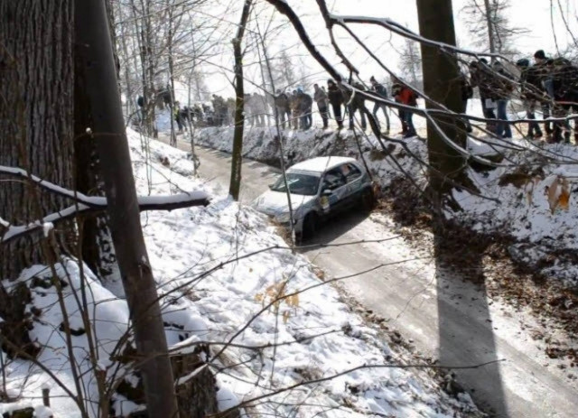 Βίντεο: Απίστευτο κι όμως... το «έσωσε»!