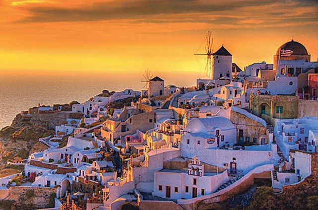 Η Σαντορίνη στην κορυφή του TripAdvisor για το 2013