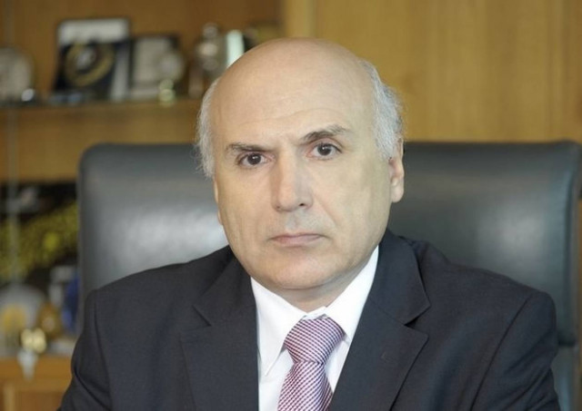 Η τρόικα έπαυσε τον Δ/ντα Σύμβουλο της Τράπεζας Κύπρου