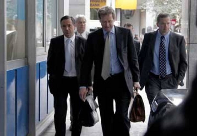 Τρόμος στην Αθήνα για τον ερχομό της τρόικα