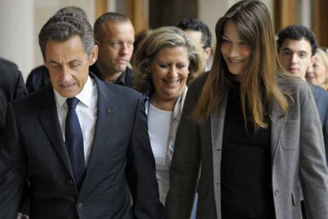 Κάρλα Μπρούνι: Οδυνηρή δοκιμασία οι κατηγορίες κατά του Νικολά