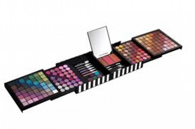 Icap: Σε πτωτική τροχιά η εγχώρια αγορά καλλυντικών