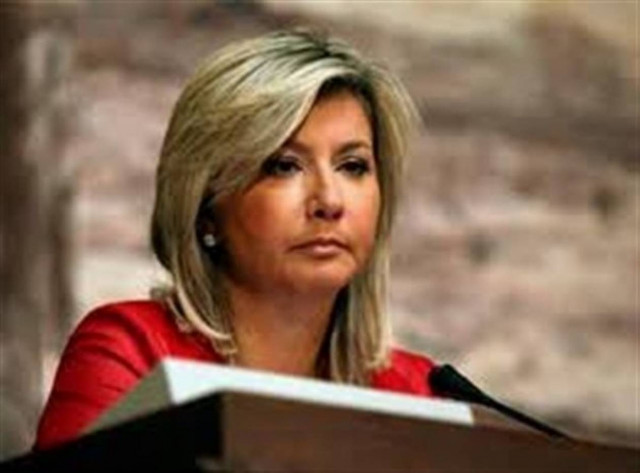 Η Ζέτα Μακρή λαμβάνει την έδρα του Αθανασίου Νάκου