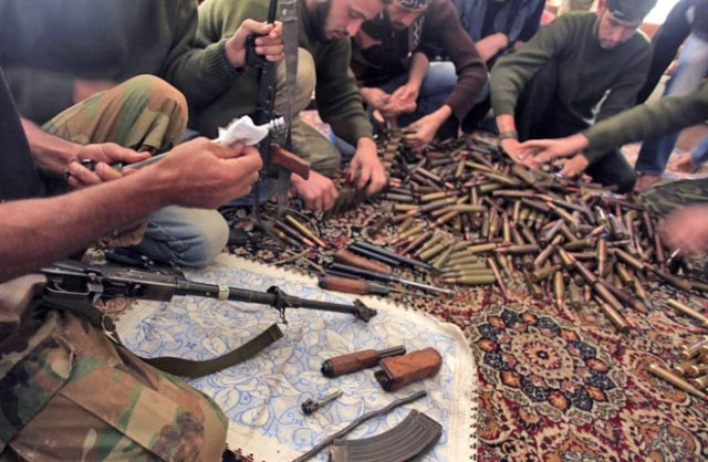 Γαλλία: Δεν θα προμηθεύσει με όπλα τους αντάρτες στη Συρία