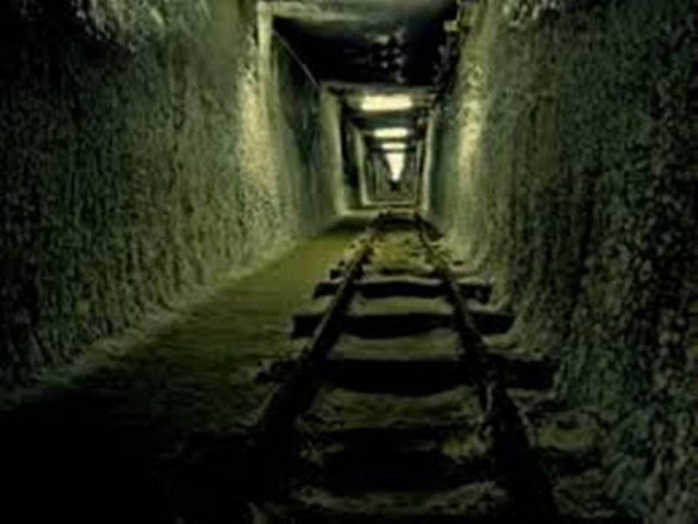 ΘΡΙΛΕΡ:83 εργάτες παγιδευμένοι σε χρυσωρυχείο λόγω κατολίσθησης