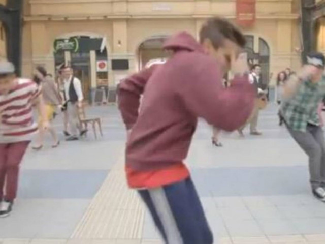 Βίντεο: Μισιρλού Shake στον Πειραιά!