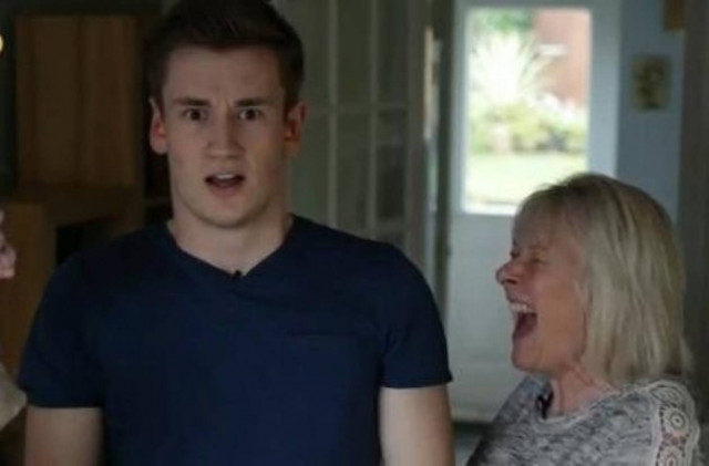 Βίντεο: Κατέχει το ρεκόρ Γκίνες για τη δυνατότερη κραυγή στον κόσμο!