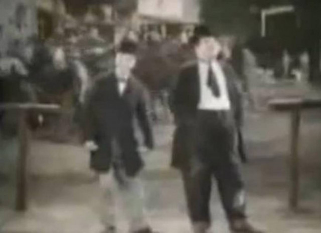 Ο Χοντρός και ο Λιγνός χορεύουν .... Καραγκούνα! (βίντεο)