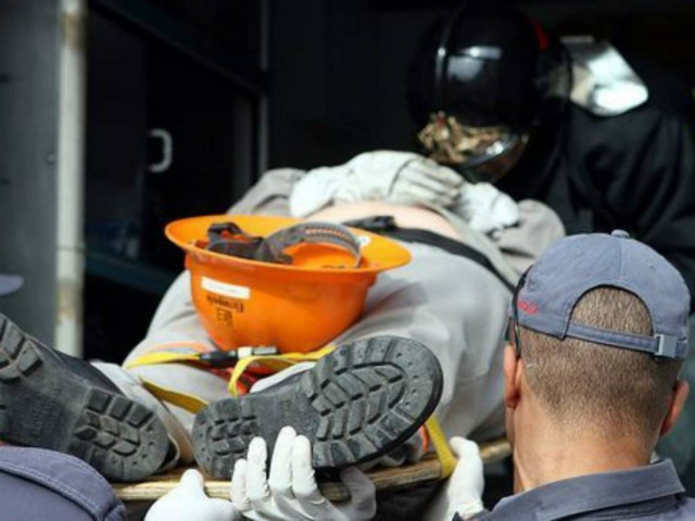 Ώρες αγωνίας για 30χρονο εργάτη που έπεσε από στύλο