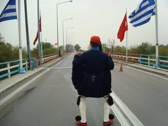 Γεια σου τσολιά μου: Μπήκε με φουστανέλα στην Αγιά Σοφιά!