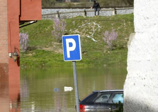 Αποκλεισμένοι σε κάμπινγκ της Ισπανίας και της Πορτογαλίας