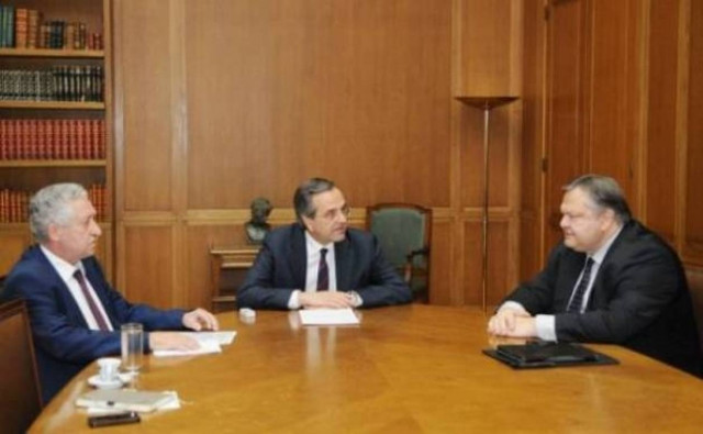 Στη σύσκεψη των «τριών» στο Μαξίμου παραπέμπεται το χαράτσι