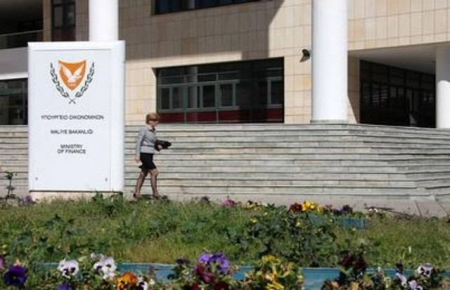 Σε εξέλιξη οι διαπραγματεύσεις στο ΥΠΟΙΚ της Κύπρου