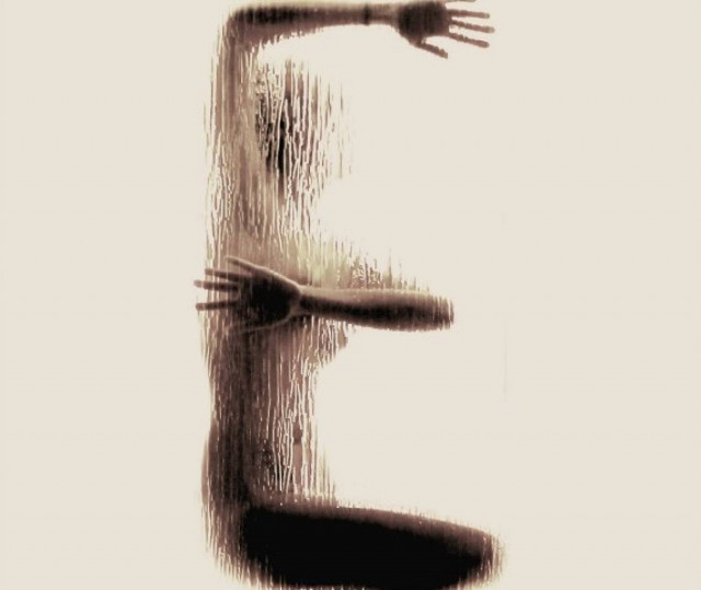 Ελληνίδα διαπρέπει στο εξωτερικό με το…γυμνό της αλφάβητο! (pics)