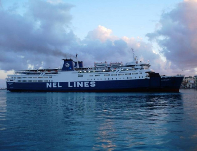 Επιβατικό πλοίο κατάφερε να αποβιβάσει... έναν επιβάτη λόγω καιρού