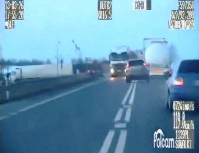 Βίντεο: Σοκαριστικό τροχαίο κατέγραψε η κάμερα στην Πολωνία