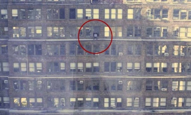 Απίστευτες φωτογραφίες: Το πιο ασυνήθιστο διάλειμμα για τσιγάρο!