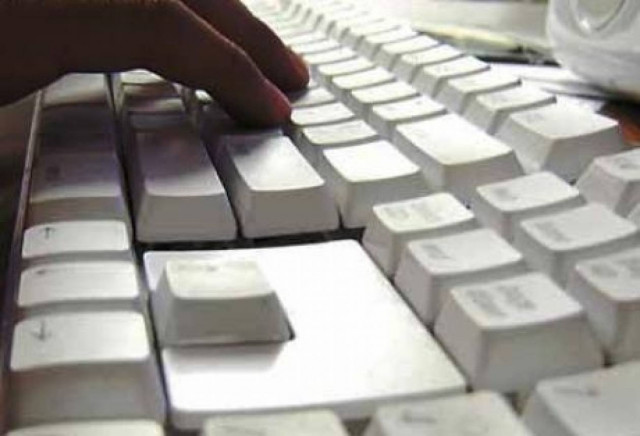 «Χρυσές» δουλειές για τρία άτομα που εξαπατούσαν μέσω διαδικτύου