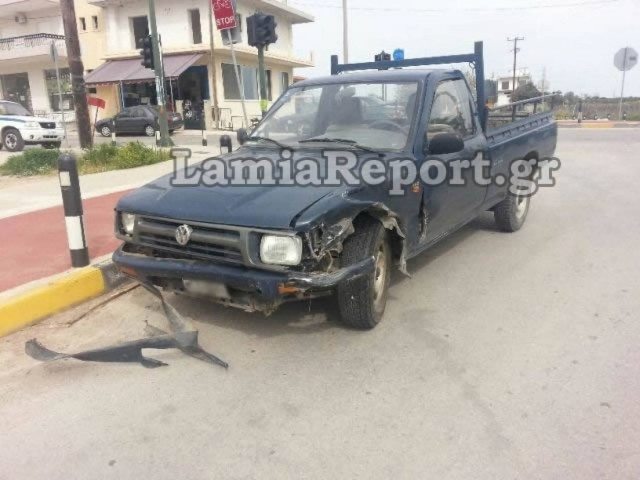 Καραμπόλα τριών αυτοκινήτων στη Λαμία