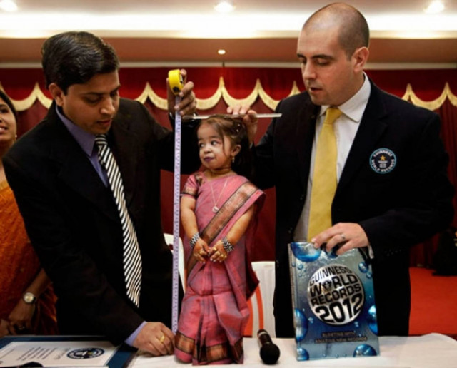 Δείτε την κοντύτερη γυναίκα στον κόσμο!