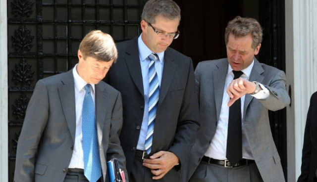 Βόμβα από τους Τροϊκανούς: Βάζουν χέρι και στο ωράριο!