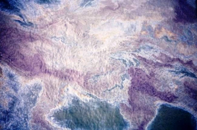 Θαλάσσια ρύπανση σε ακτή της Μυκόνου