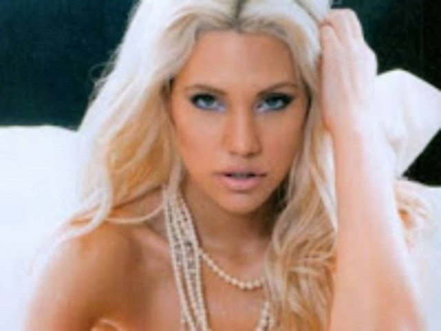 Δείτε τη Σάσα Μπάστα σε βραδινή έξοδο χωρίς ίχνος μακιγιάζ!