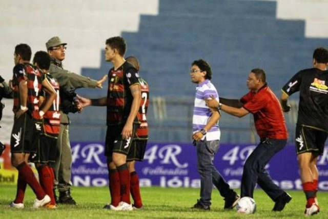 Βίντεο: Το πέναλτι... ανέκδοτο του αιώνα που δεν εκτελέστηκε ποτέ!