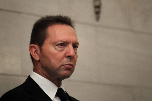 Τα παιχνίδια του Στουρνάρα με τις καταθέσεις