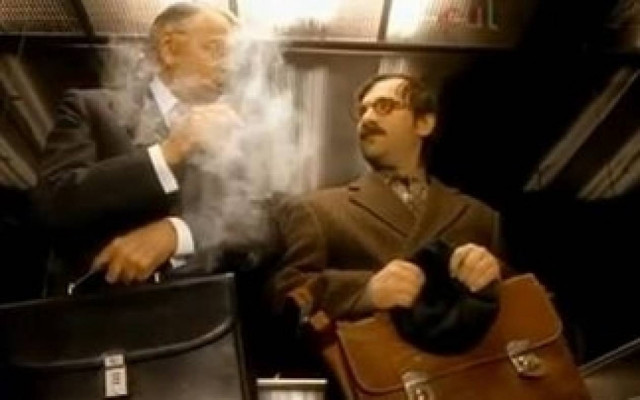 Ξεκαρδιστικό βίντεο: Η εκδίκηση του μη καπνιστή!