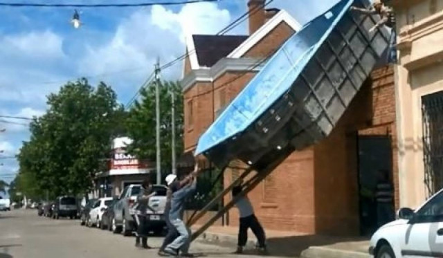 Βίντεο που κόβει την ανάσα: Άνθρωποι που... φλέρταραν με τον θάνατο