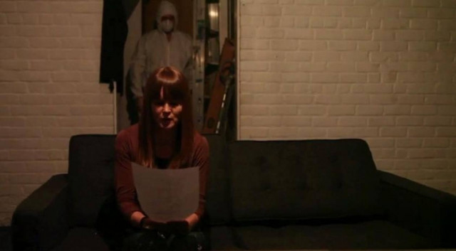 Βίντεο: Τι κάνεις όταν ο δολοφόνος είναι ακριβώς πίσω σου;