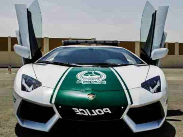 Λαμποργκίνι… περιπολικά στο Ντουμπάι!
