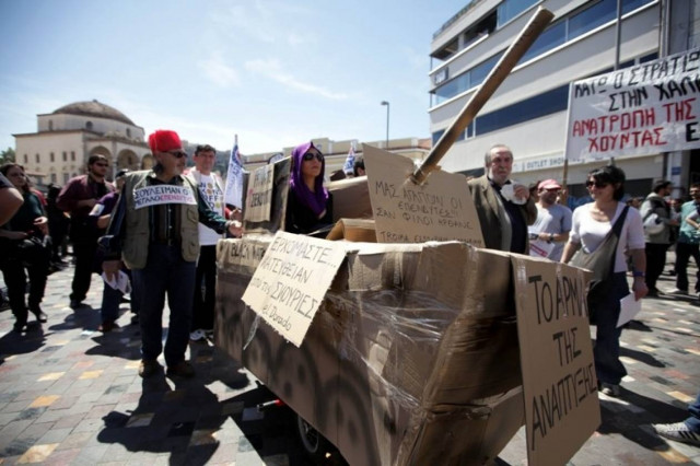 Άνοιξαν οι δρόμοι στο κέντρο της Αθήνας