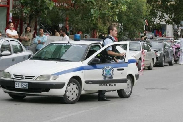 Τροχαίο στην λεωφόρο Μαραθώνος με περιπολικό του Α.Τ Παλλήνης