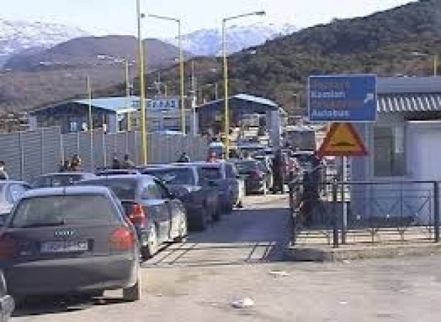 Αλβανία: Χαοτική κατάσταση στη διέλευση της Κρυσταλλοπηγής