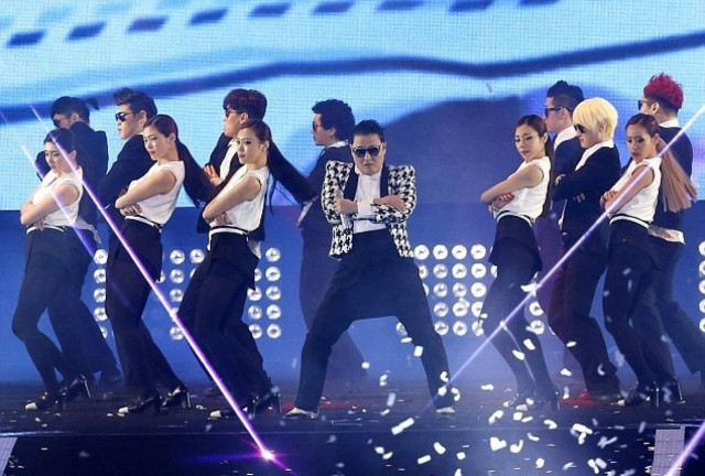 Δείτε: Αυτό είναι το νέο τραγούδι του PSY (photos + videos)