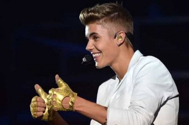 Justin Bieber: Η Άννα Φρανκ θα ήταν φανατική θαυμάστριά μου